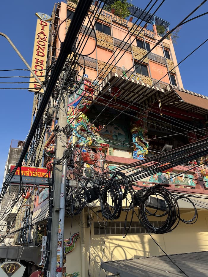 Bangkok mit Teenager Tipps – Kabelsalat in den Straßen